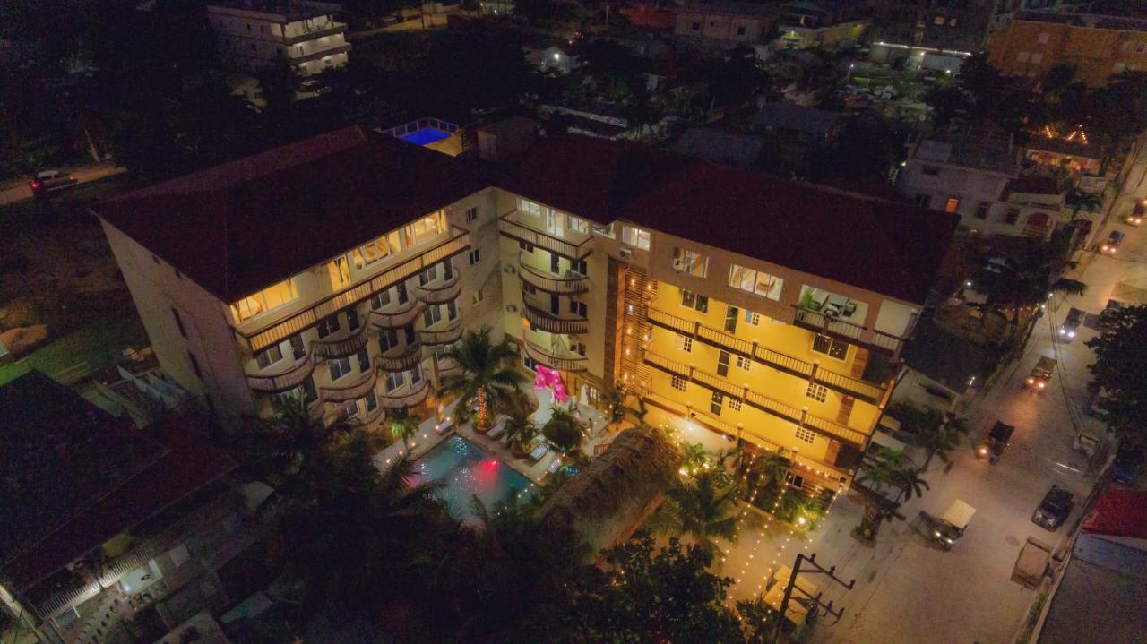 Tropical Palace Hotel San Pedro  Exterior photo