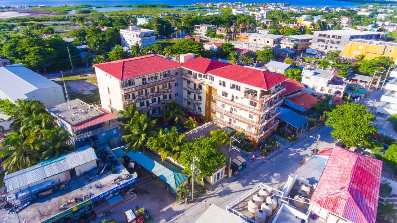 Tropical Palace Hotel San Pedro  Exterior photo