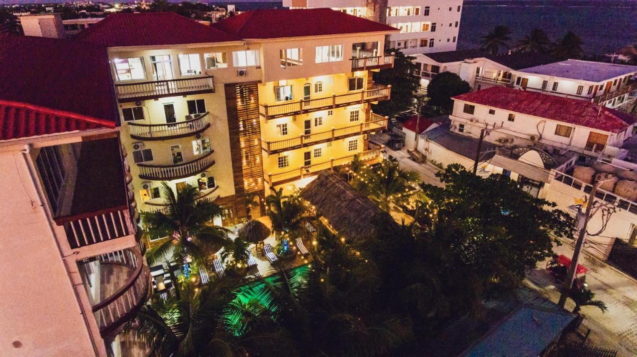 Tropical Palace Hotel San Pedro  Exterior photo